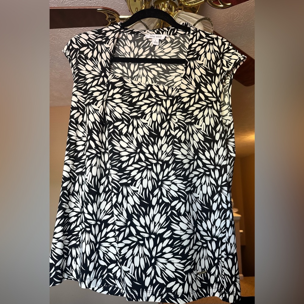 Kasper Square Neck Top